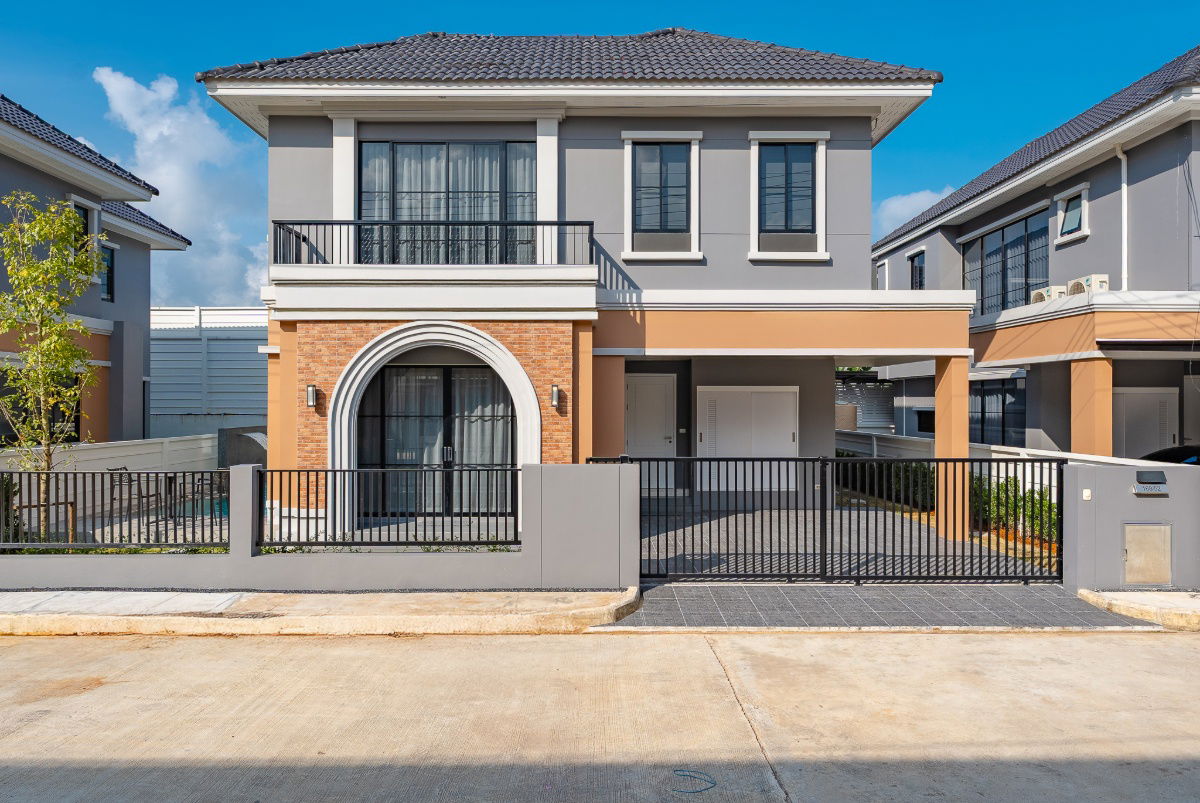 picture 🌴FOR RENT🌴 Luxury 4-Bed English Style House with Pool at Crown Estate (Dulwich Rd), Next to British International School Phuket – Ready to Move In - 2/73