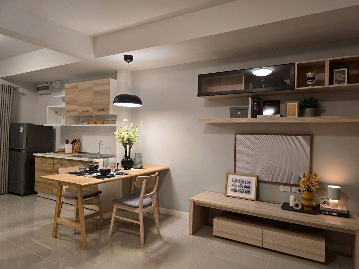 picture Two-storey townhouse for rent  with  2 bedrooms   and 3 toilets. - 4/12