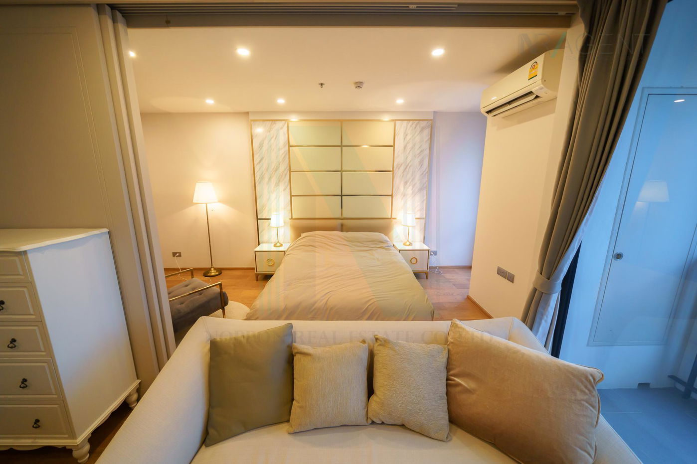 picture For rent condo Q CHIDLOM - PHETCHABURI Building 1, Floor 18,1 bed room, Room size 45.00 sqm - 1/8