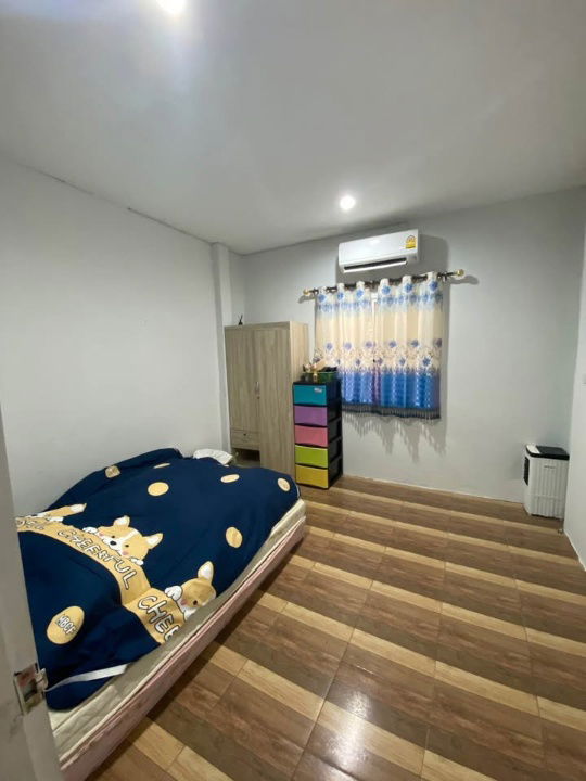 picture Single storey house for rent with 4 bedrooms,2 toilets and 1 kitchen. - 11/20