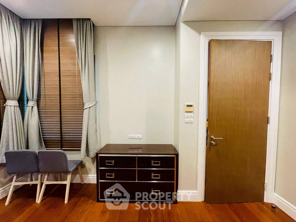 picture 2-BR Condo at Bright Sukhumvit 24 Condominium near BTS Phrom Phong (ID 2453846) - 10/18