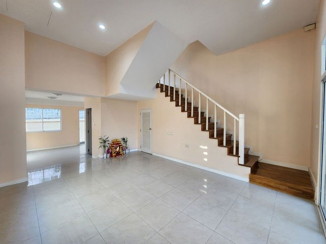 picture FOR SALE TOWNHOUSE PROPERTY 3790000 BAHT. - 4/8