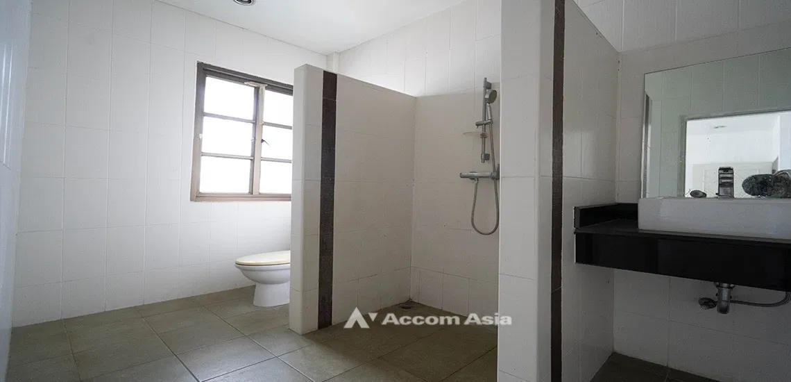 รูป 🔼🔽 AccomA 📩 4 storey townhouse for rent, perfect for home office in Sukhumvit, Bangkok near BTS Phrom Phong (AA20475) - รูปที่ 14/17