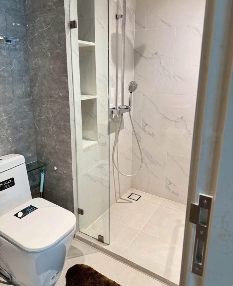 picture LLOYD                 Soonvijai - 9/10