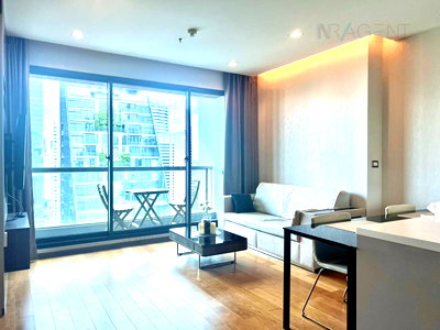 Condos for rent : For Rent Condo THE ADDRESS SATHORN Building 1, Floor 30,1 bed room, Room size 55.50 sqm