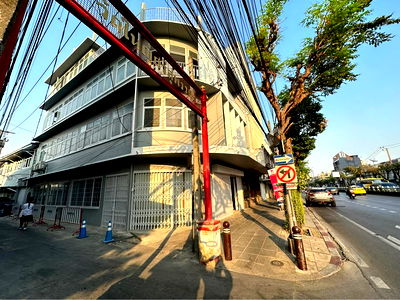 เช่าอาคารพาณิชย์ กระทรวงมหาดไทย : HR3053ให้เช่าอาคารพาณิชย์ 4 ชั้น ติดถนหลัก ใกล้วงเวียนใหญ่ มีที่จอดรถ เหมาะทำธุรกิจ ค้าขาย