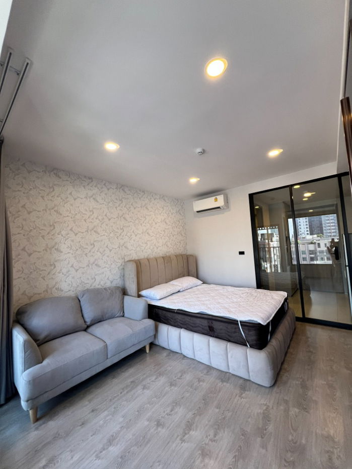 picture Luxury condo SOHO Bangkok Ratchada near MRT Huai Khwang - 3/19