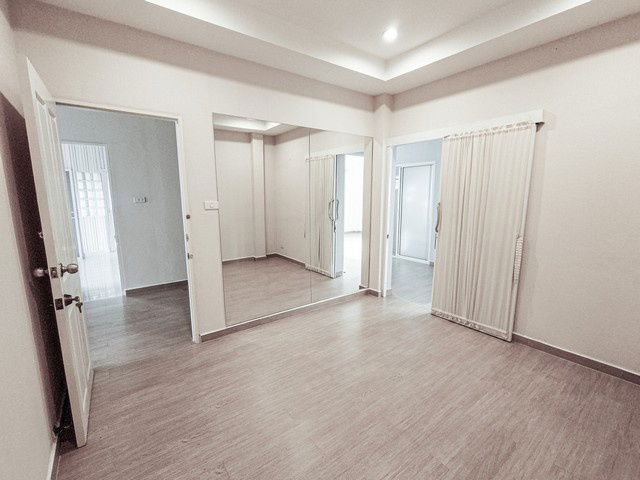 picture Detached House For Sale Place and Park Pracha Uthit 90 Samut Prakan - 4/8