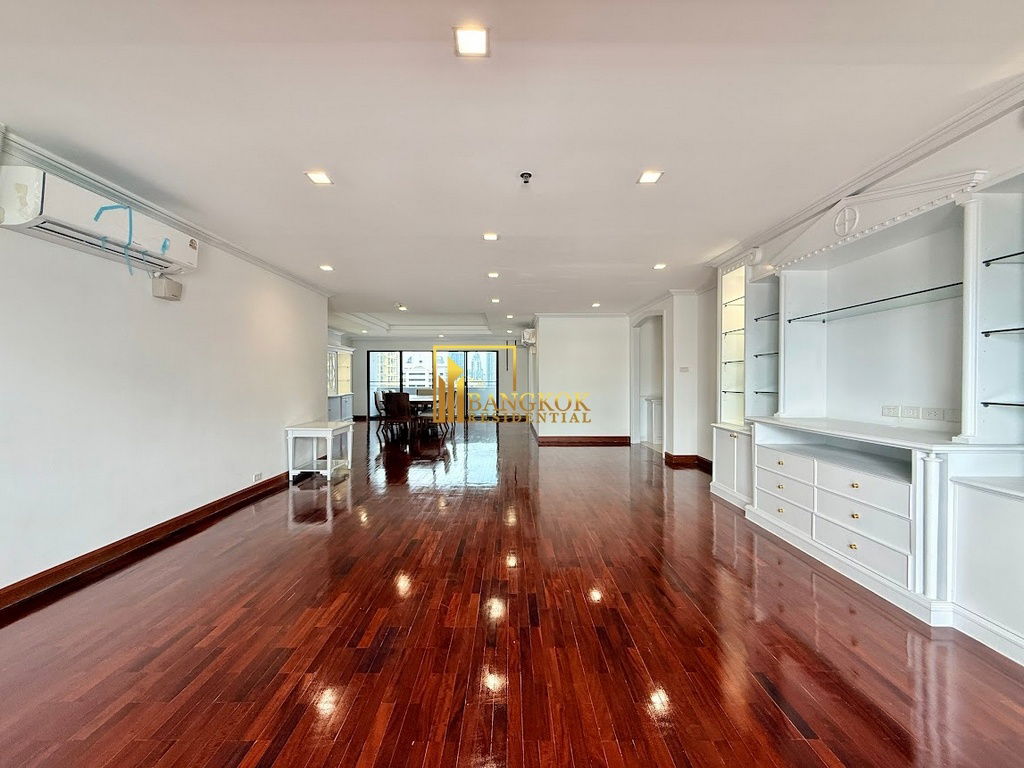 รูป Renovated 4 Bedroom Apartment For Rent in Sukhumvit 13 - BR20930AP - รูปที่ 6/53