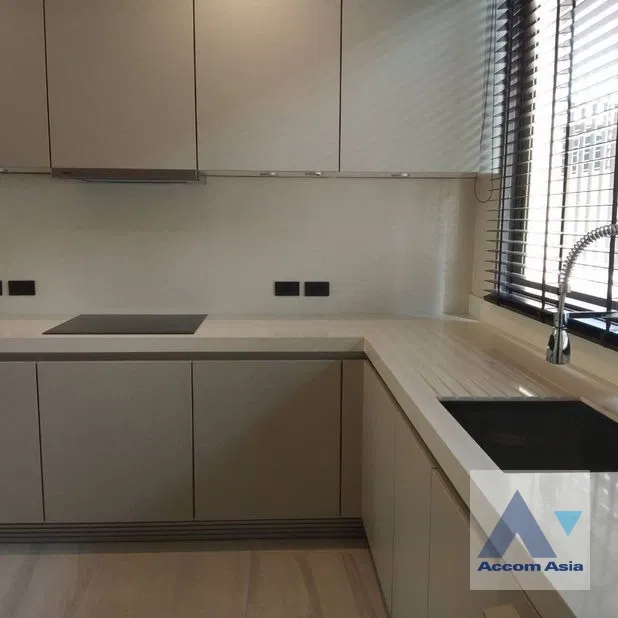 picture 🔼🔽 AccomA 📩 4 BR House @Quarter 39 (AA22105) - 5/13