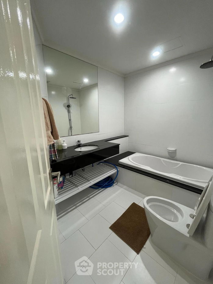 picture 2-BR Condo at Supalai Casa Riva close to Thanon Tok (ID 2452355) - 7/10