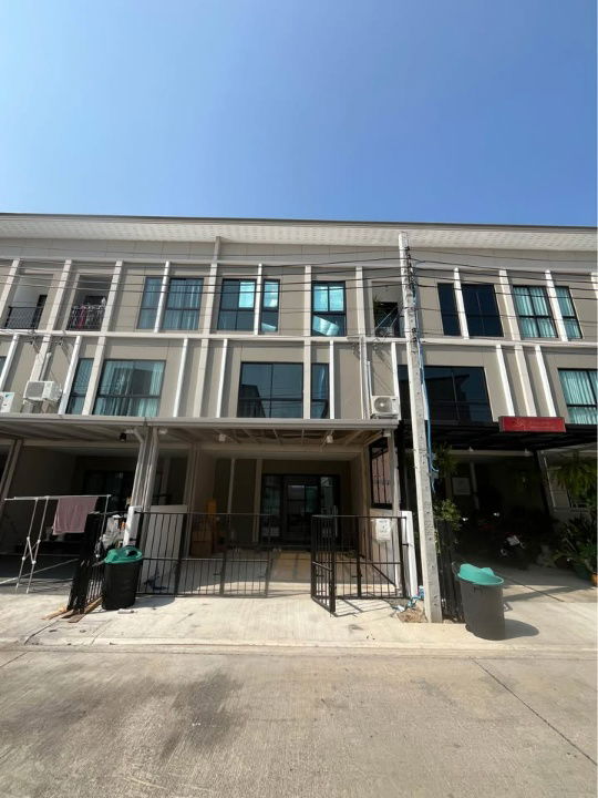 รูป HR3047ให้เช่าบ้านใหม่ หมู่บ้าน พาทิโอ ศรีนครินทร์ - พระราม 9 ถนนกรุงเทพกรีฑา วิวติดสนามกอล์ฟ - รูปที่ 1/10