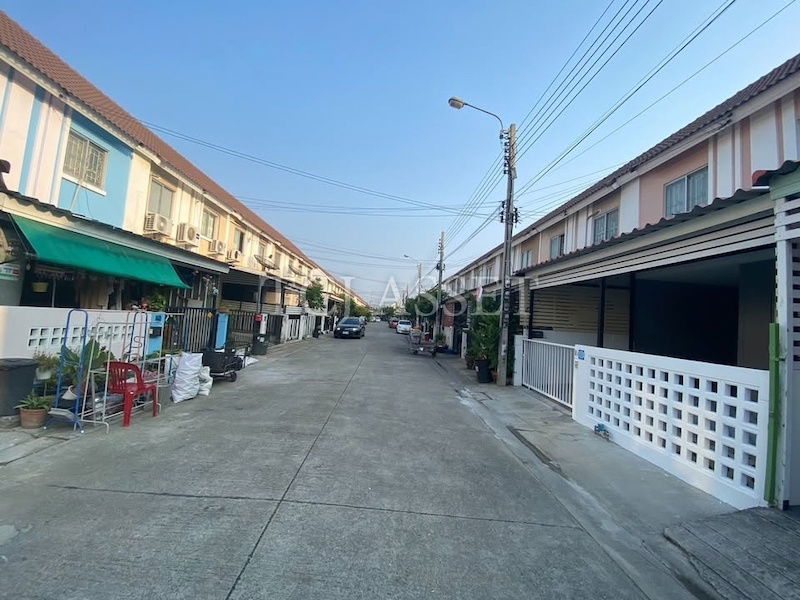 picture Townhouse for sale : Baan Pruksa 74/1 Srinakarin-Thepharak Village. - 10/10