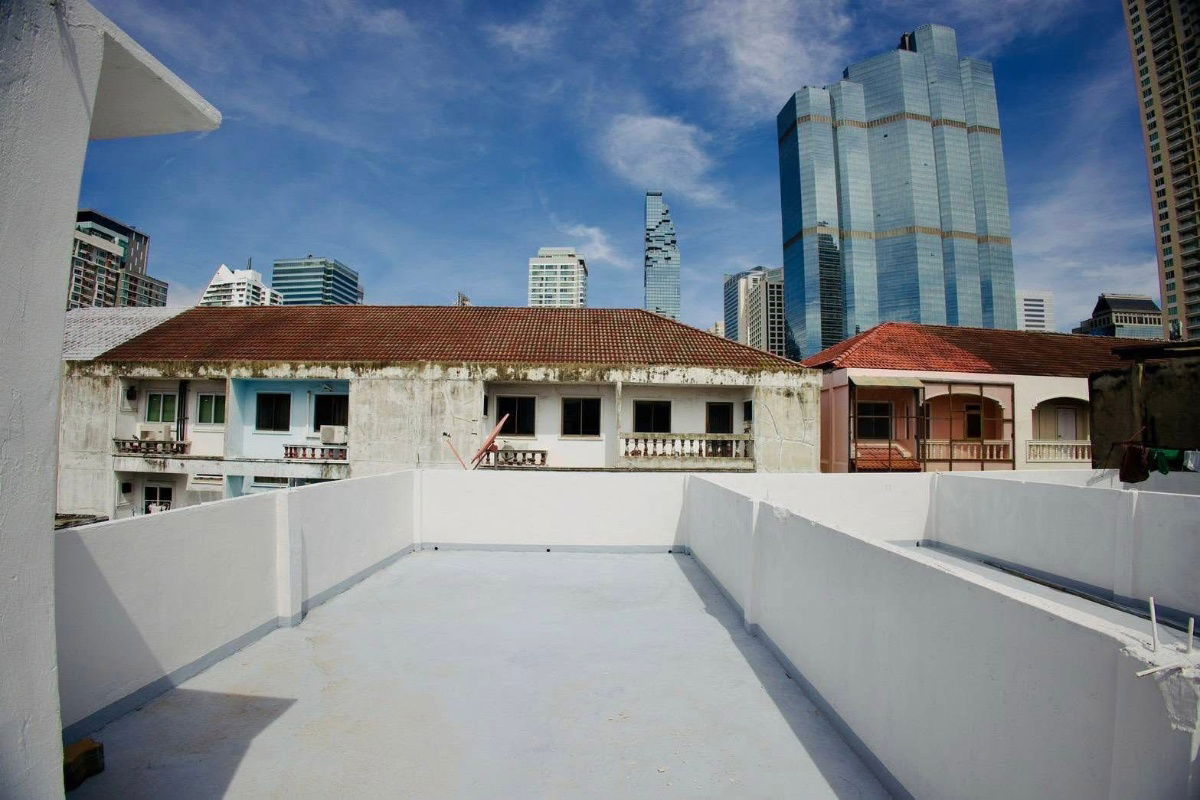 picture LTH13631 – Townhouse/Commercial Building for Rent | 180 sqm | 3 Studio 3 Baths | 40K/Month | 4-Storey with Rooftop | Near BTS Saint Louis | - 1/8