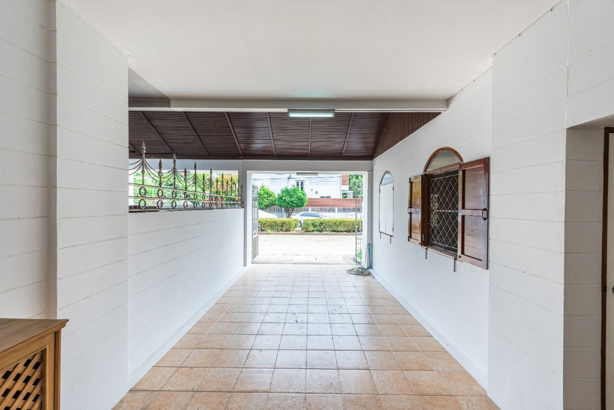 picture 🌟 Beautiful Family Home for Rent in Bang Khen (15 mins from Don Muaeng Airport)– Perfect for Expats, Digital Nomads & Pet Lovers! 5-min walk to BTS - 11/32