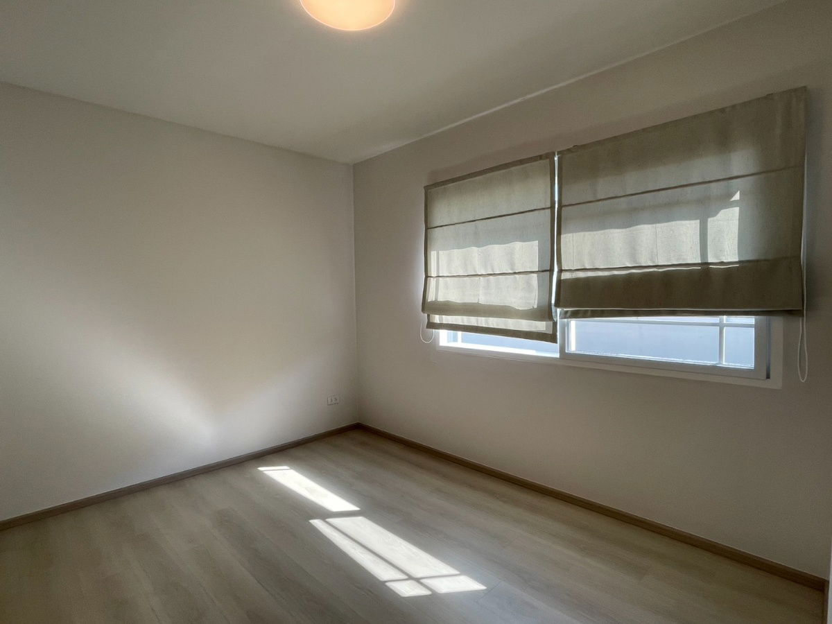 picture Two-storey townhouse for rent  with  2 bedrooms   and 3 toilets. - 16/22