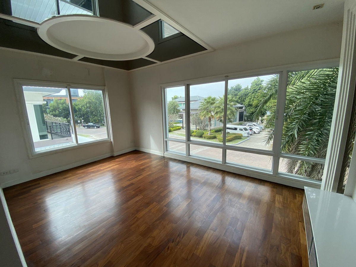 picture OEH97176 –For Sale: 3-Story detached house, 5 bedrooms, 7 bathrooms with private swimming pool, at Grand Bangkok Boulevard, Rama 9-Srinagarindra.     - 6/6