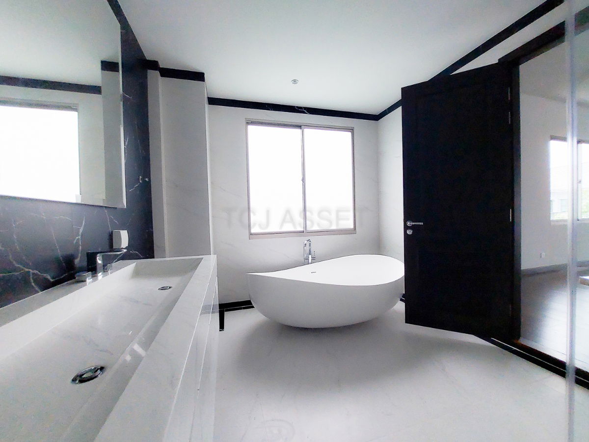 picture House for sale : Perfect Masterpiece Rama 9 - Krungthep Kritha Village , - 10/10