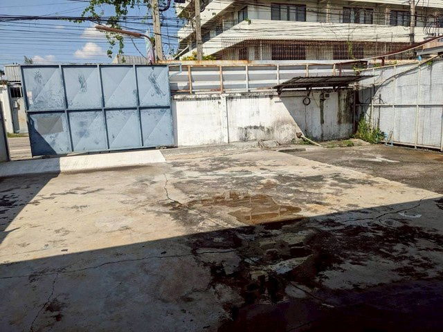 picture Warehouse For Rent Chaloem Phrakiat Rama 9 Soi 30 Bangkok - 2/8