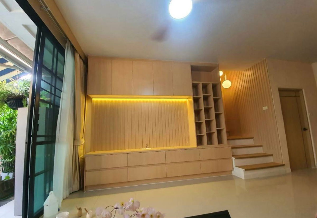 picture Townhouse for rent, 3 floors, My Place Village, Sukhumvit 77, beautiful, cheap, good location, ready to move in. Interested, add Line @841qqlnr - 7/16