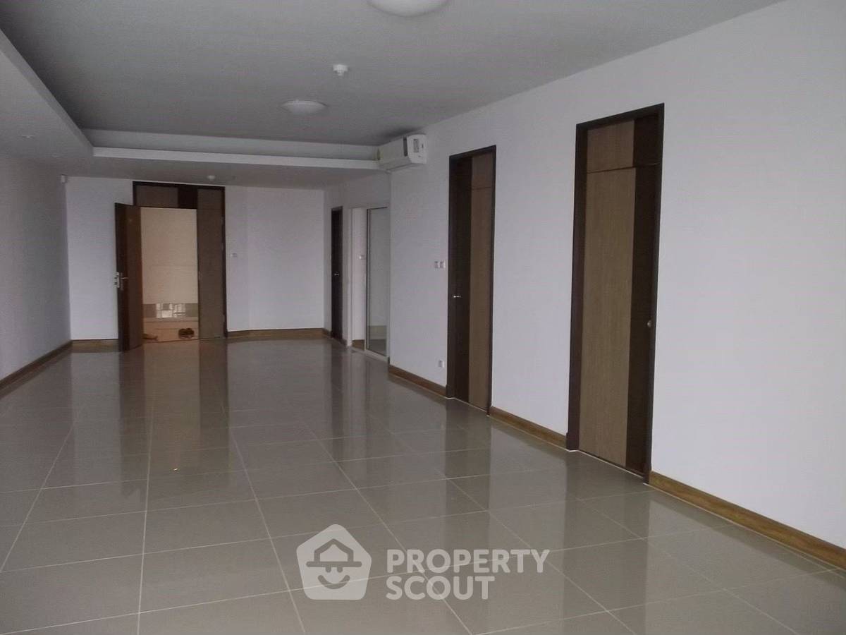 picture 3-BR Condo at Supalai River Resort Charoen Nakhon in Samre (ID 378101) - 4/14