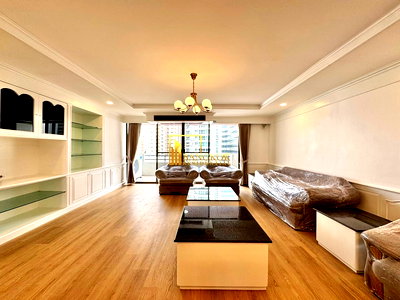 Condos for rent : Wattana Heights | Beautifully Renovated 3 Bed Condo in Asoke - BR19206CD