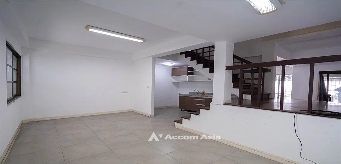 รูป 🔼🔽 AccomA 📩 4 storey townhouse for rent, perfect for home office in Sukhumvit, Bangkok near BTS Phrom Phong (AA20475) - รูปที่ 10/17