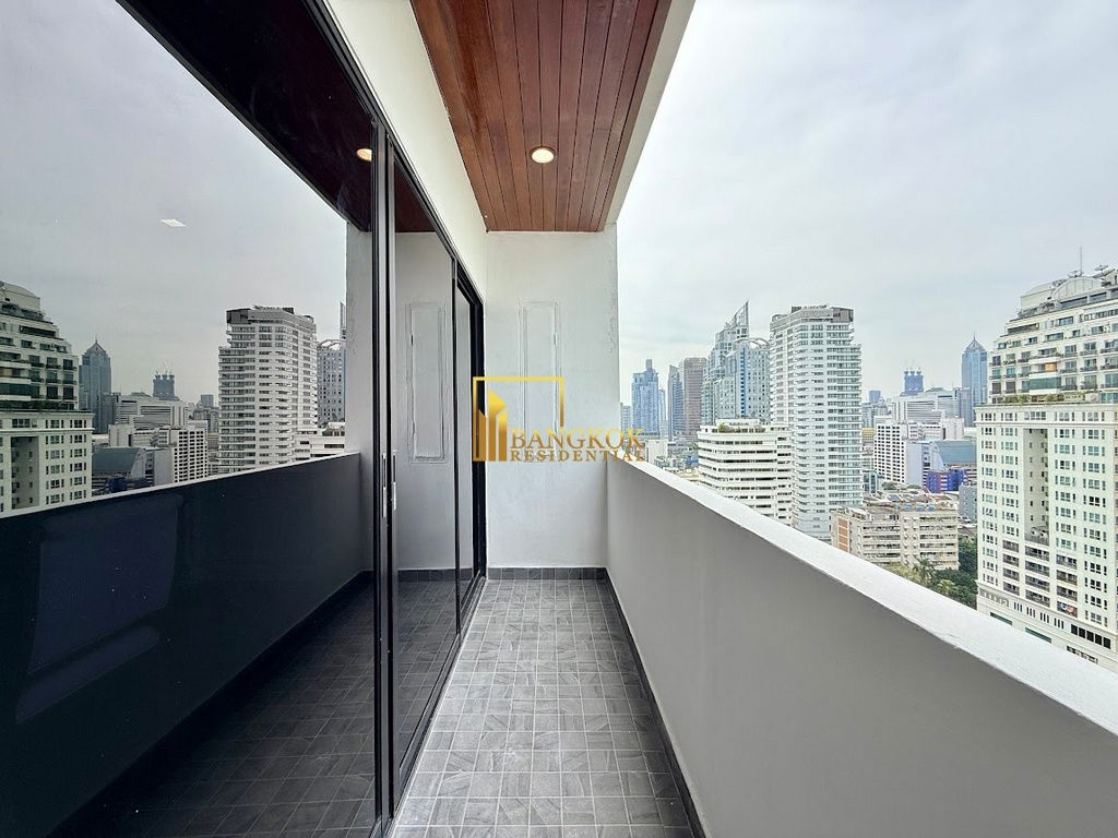 รูป Renovated 4 Bedroom Apartment For Rent in Sukhumvit 13 - BR20930AP - รูปที่ 10/53