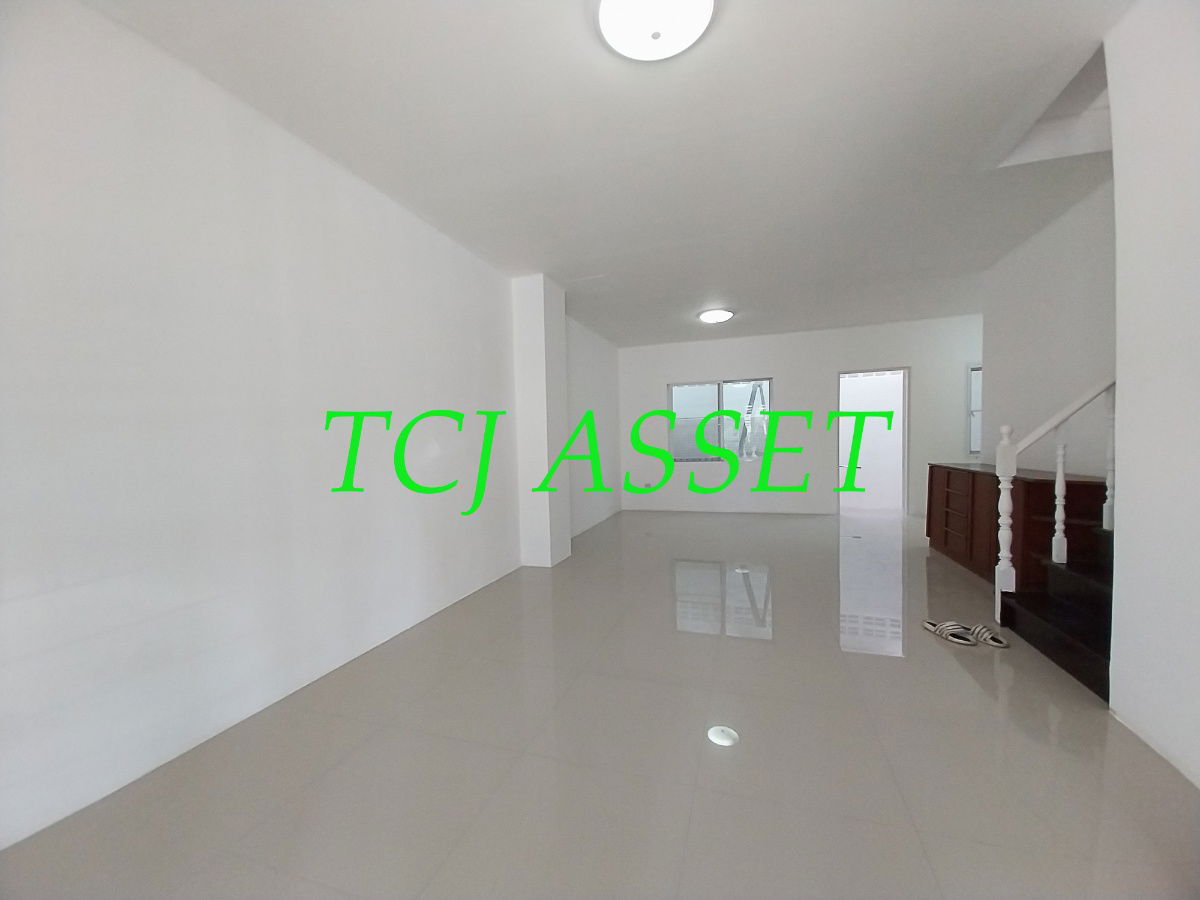 picture Townhouse for sale : Niran Ville 8 Village , Soi Chalermprakiat 28. - 4/11