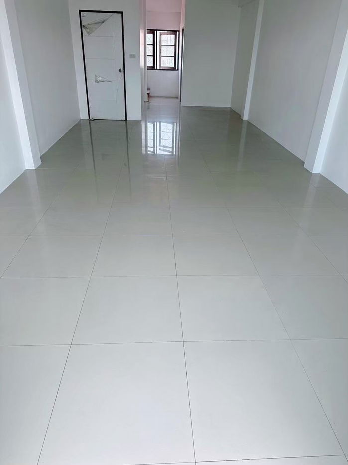 picture 2 units of 3.5-story commercial buildings,opposite of Outlet Mall Pattaya and Thepprasit Market.Parking available on both rode sides.Near Sukhumvit Rd - 7/8