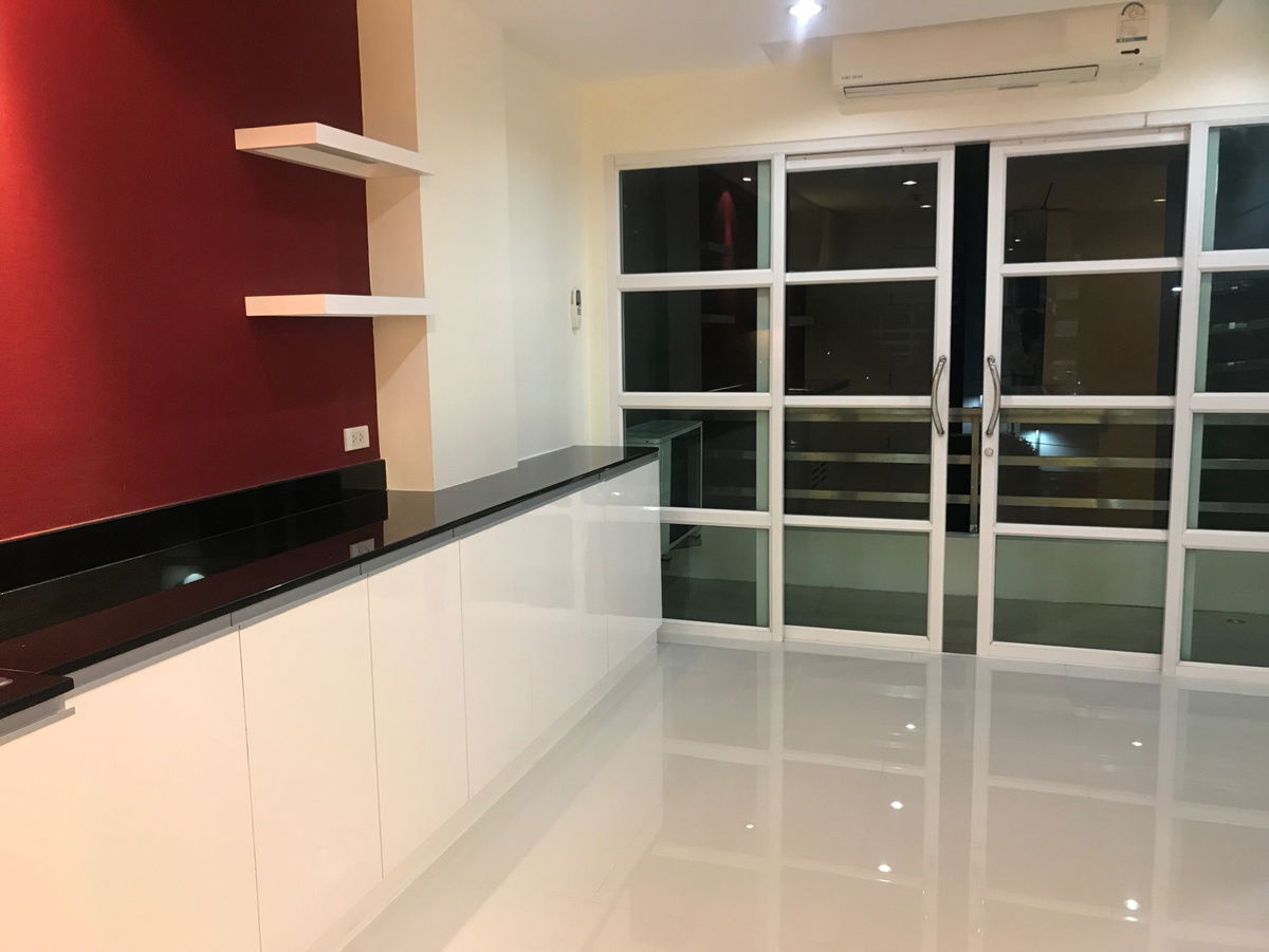 รูป ขาย low rise condo ลาดพร้าวซอย 1 น้ำไม่ท่วม ไม่มีผลกระทบจากแผ่นดินไหว เดินทางสะดวก BTS MRT ใกล้ห้างสรรพสินค้า - รูปที่ 6/7