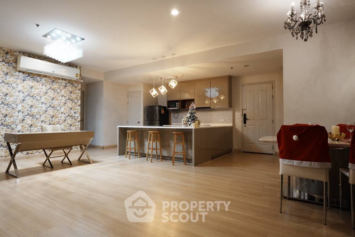 picture 2-BR Condo at Baan Sathorn Chaopraya near BTS Krung Thon Buri (ID 2451088) - 3/17