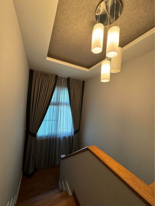 picture House for  rent  with  3 bedrooms   and  3 toilets - 6/20