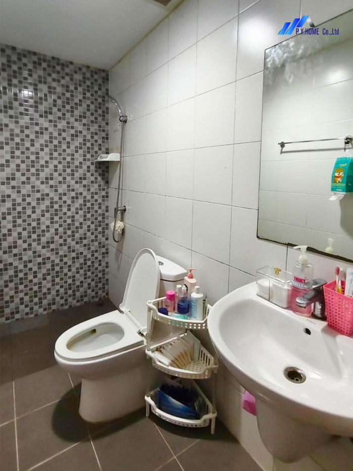 picture Two-story townhouse for sale in J-Town Village, Rangsit-Khlong 1. Location: 7/86 - 6/10