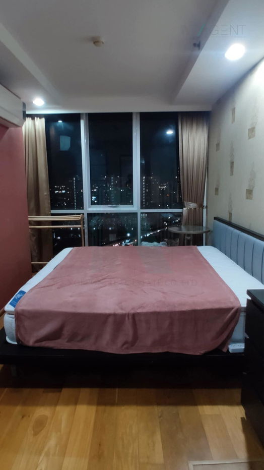 picture For rent condo THE LINE PHAHONYOTHIN PARK Building A, Floor 30,1 bed room, Room size 42.00 sqm - 6/8