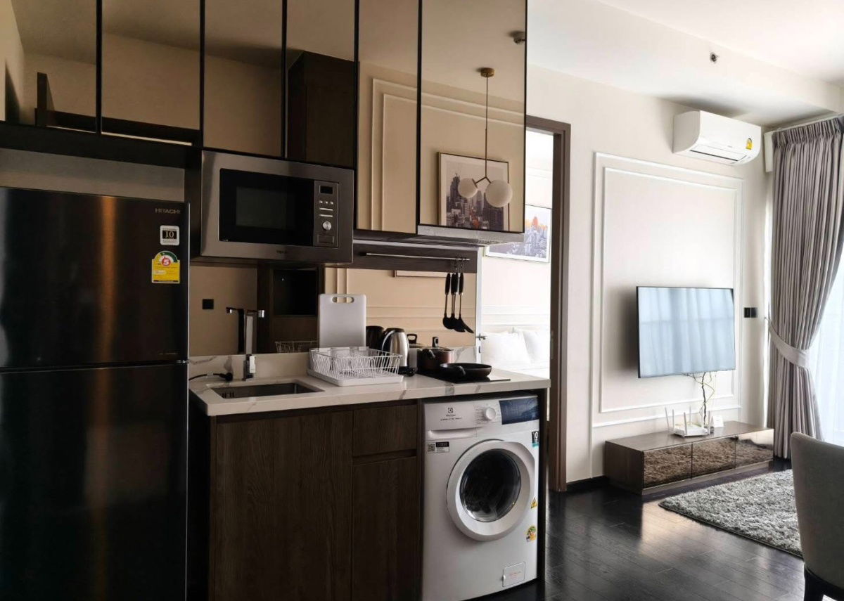 picture PARK ORIGIN THONGLOR - 2/12