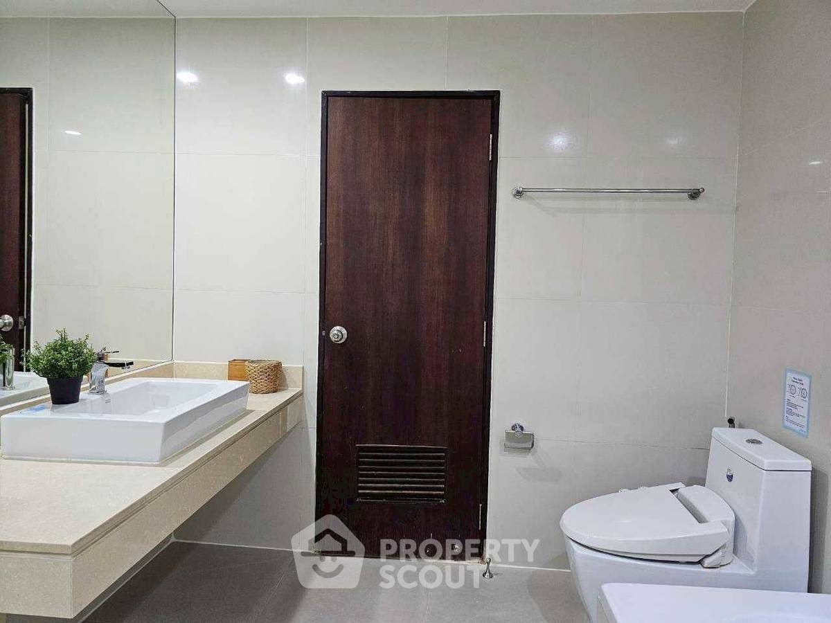 picture 2-BR Condo at The Rajdamri near BTS Ratchadamri (ID 2453470) - 16/17