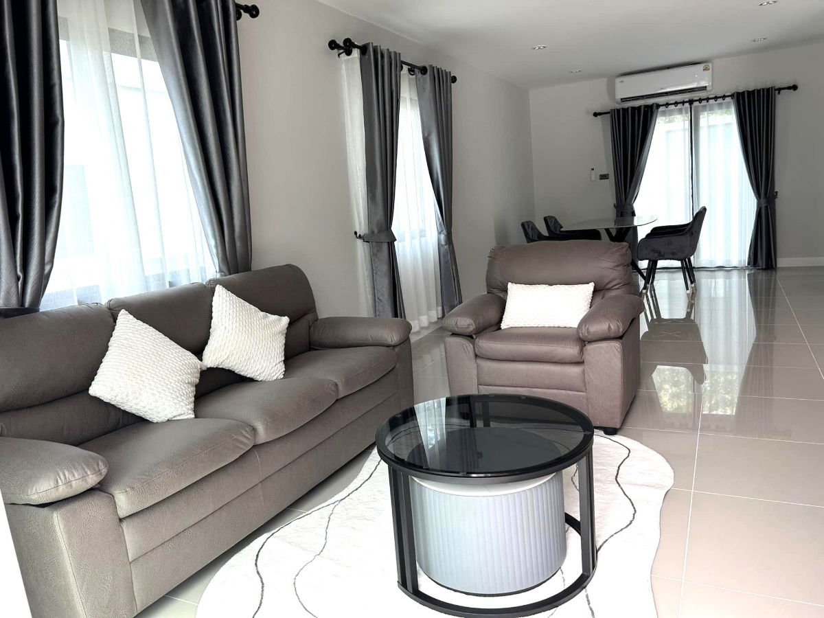 picture Two storey house for rent with 3 bedrooms,3 toilets and 1 kitchen. - 3/17