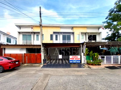 Townhouses for sale Tesco Lotus Srinakarindra : Townhouse for sale : The Connect Bearing Station Village , Soi Bearing 58, Sukhumvit 107