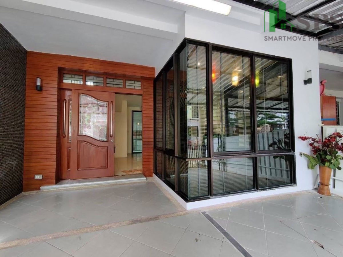 picture Townhome for rent: Areeya Mandarina Sukumvit 77 (SPSAD3650) - 2/18