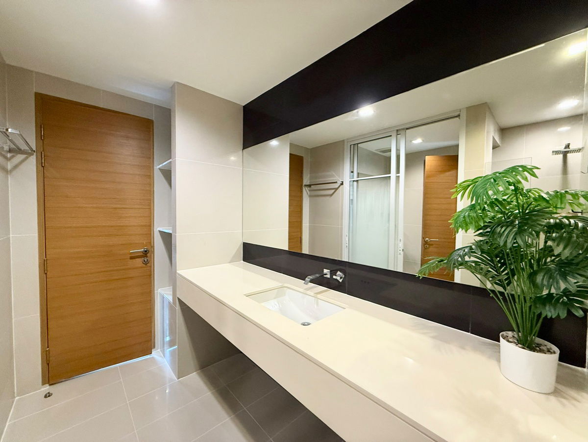 รูป ✨พร้อมให้เช่า "𝐑𝐡𝐲𝐭𝐡𝐦 𝐑𝐚𝐭𝐜𝐡𝐚𝐝𝐚-𝐇𝐮𝐚𝐢𝐤𝐡𝐰𝐚𝐧𝐠 "  1 ห้องนอน 46 ตรม. ติด MRT-ห้วยขวาง [251296] - รูปที่ 12/14