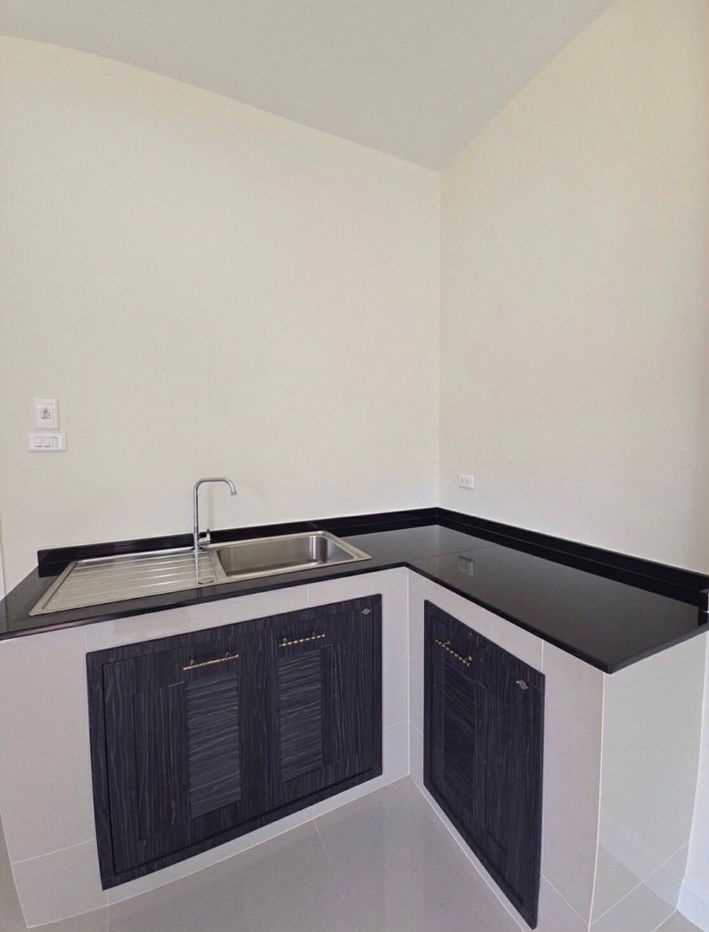 รูป 🏡 ให้เช่าบ้านเดี่ยวหลังใหม่ — CPN Ninn วงแหวน–ลำลูกกา คลอง 6 ✨ บ้านใหม่ป้ายแดง! เฟอร์นิเจอร์ใหม่ทั้งหลัง ยังไม่เคยปล่อยเช่า - รูปที่ 7/10