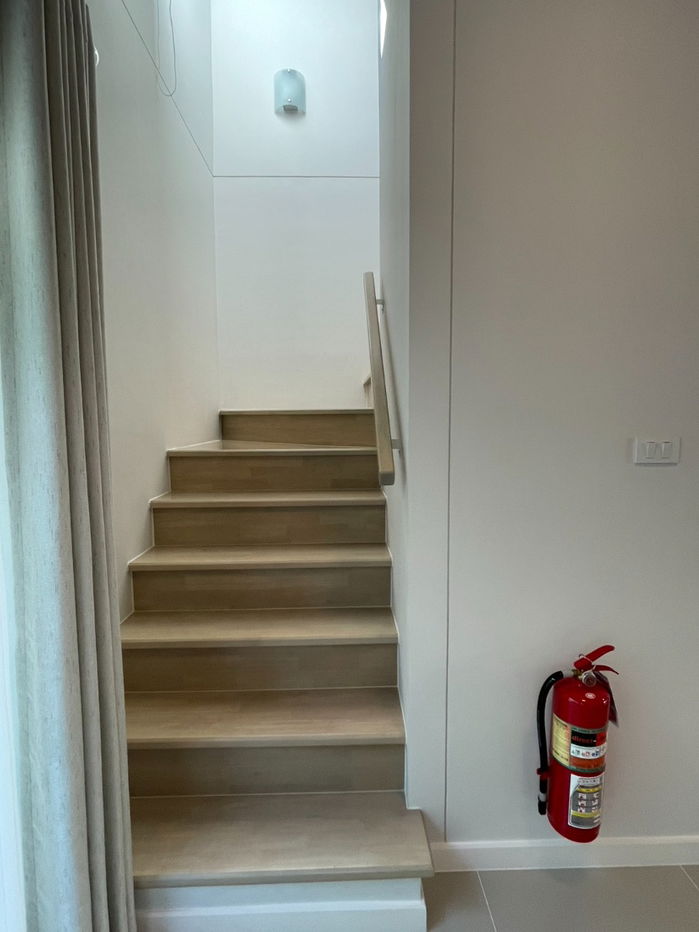 picture Two-storey townhouse for rent  with  2 bedrooms   and 3 toilets. - 10/22