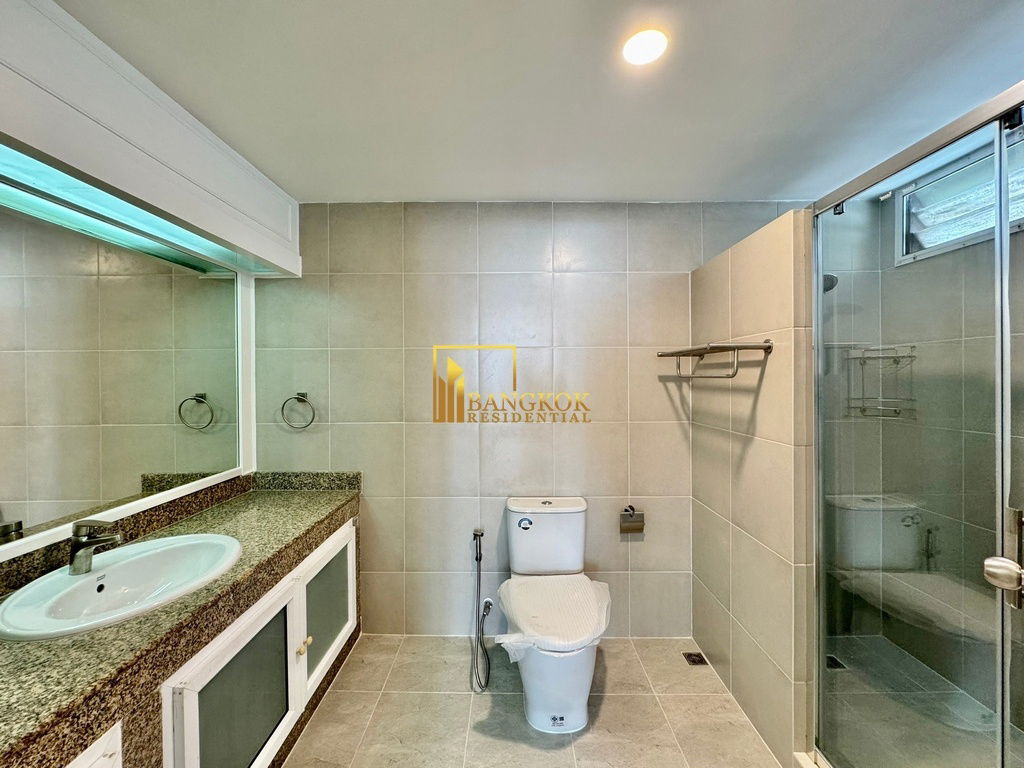 picture Wattana Heights | Beautifully Renovated 3 Bed Condo in Asoke - BR19206CD - 20/43