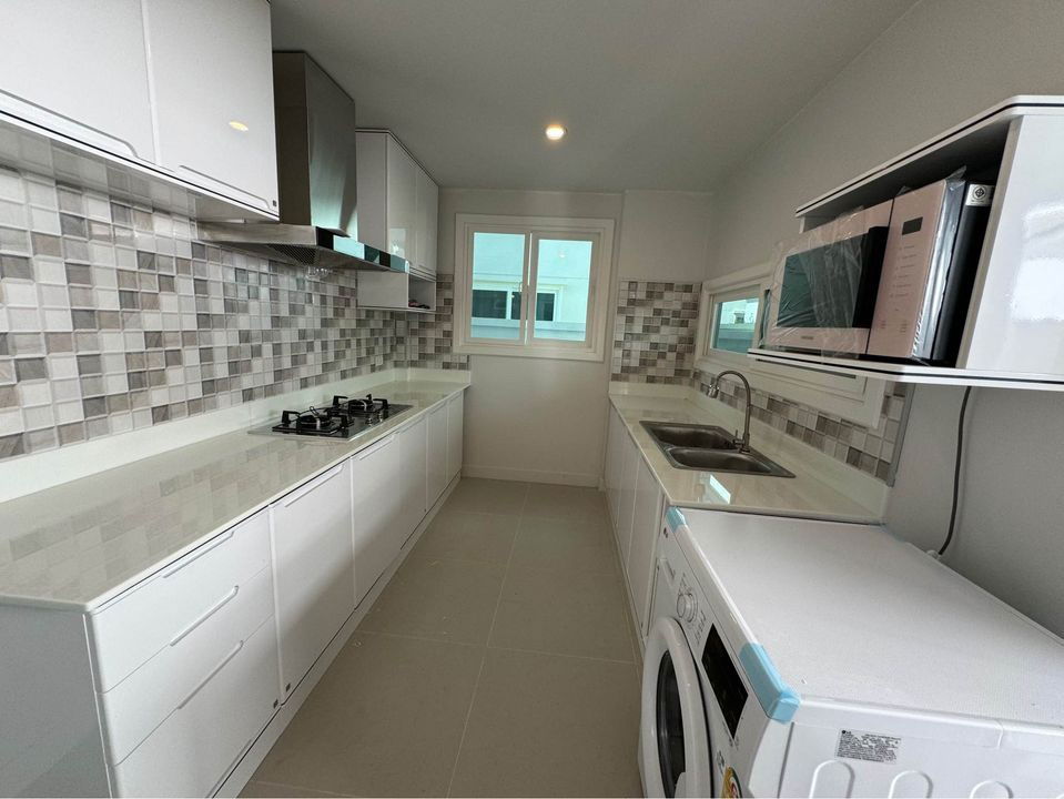 picture House for  rent  with  3 bedrooms   and  3 toilets - 15/20