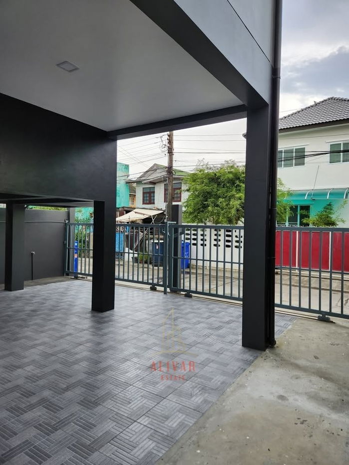 picture RH112625 2-story detached house for rent on Sukhumvit 113, Soi Dan Samrong 14, near MRT Sri Dan and BTS Samrong. - 3/17