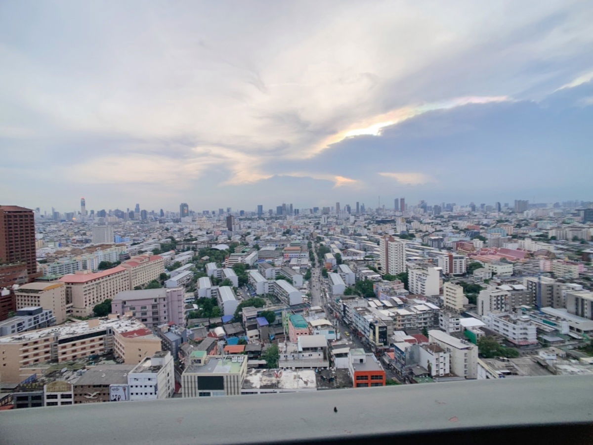 picture Ready to move in "𝐑𝐡𝐲𝐭𝐡𝐦 𝐑𝐚𝐭𝐜𝐡𝐚𝐝𝐚-𝐇𝐮𝐚𝐢𝐤𝐡𝐰𝐚𝐧𝐠"  High Floor 1 Bed 1 Bath 46 Sq.m. Near : MRT-Huaikhwang - 12/12