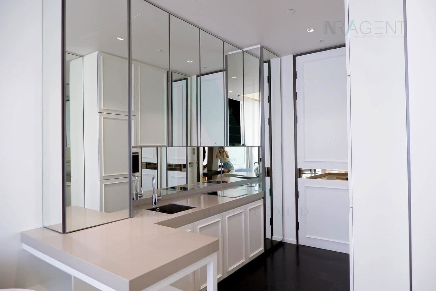 picture For Rent Condo 28 CHIDLOM Building T, Floor 25,1 bed room, Room size 44.00 sqm - 6/8