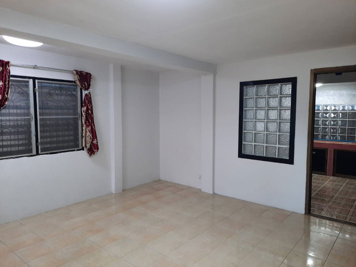 รูป บ้านเดียวชั้นเดียว อยู่ที่ ม.เคหะธานี4 ถ.ราษฎร์พัฒนา ซ.มิสทีน ขว.ราษฎร์พัฒนา ข.สะพานสูง กทม10240 - รูปที่ 4/13