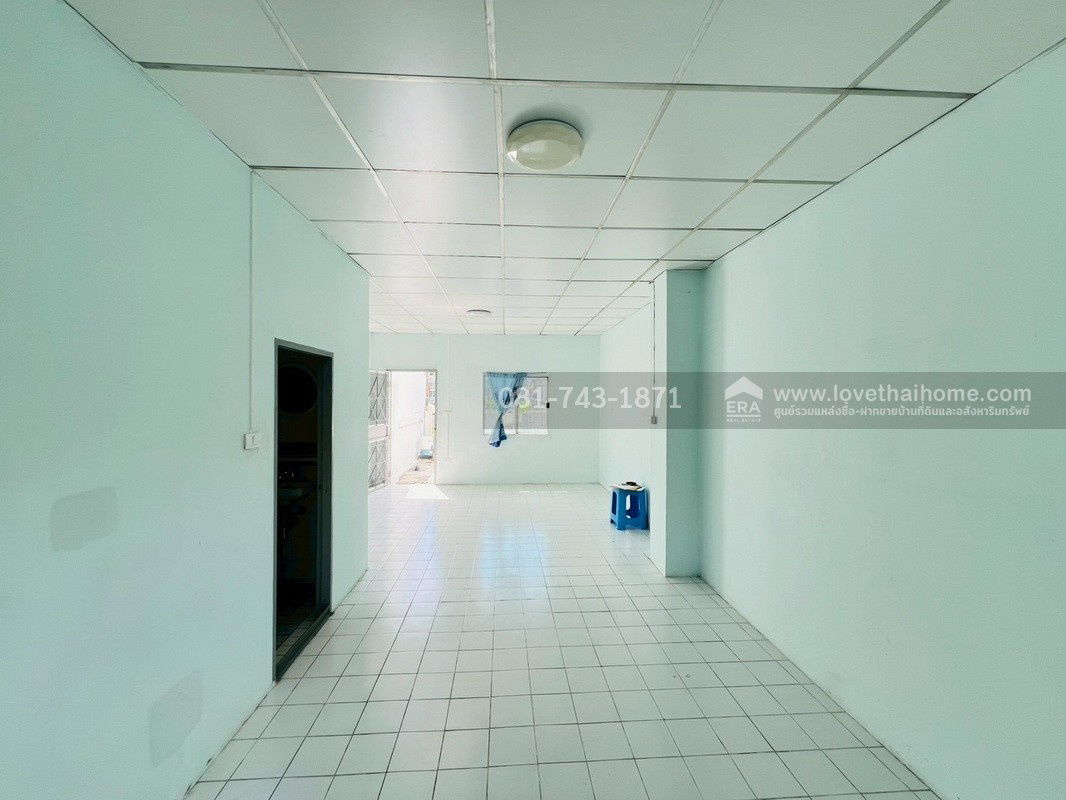 รูป ขายทาวน์เฮ้าส์ ลำลูกกา ซอยเปียร์นนท์ หมู่บ้านอู่ทองเพลส  พร้อมเข้าอยู่  ถนนเมน ใกล้รพ.สินแพทย์ ลำลูกกา พื้นที่ 16 ตรว. ขายถูกมากมาก - รูปที่ 3/10